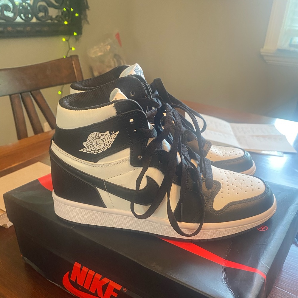 Air Jordan retro 1 high OG black and white